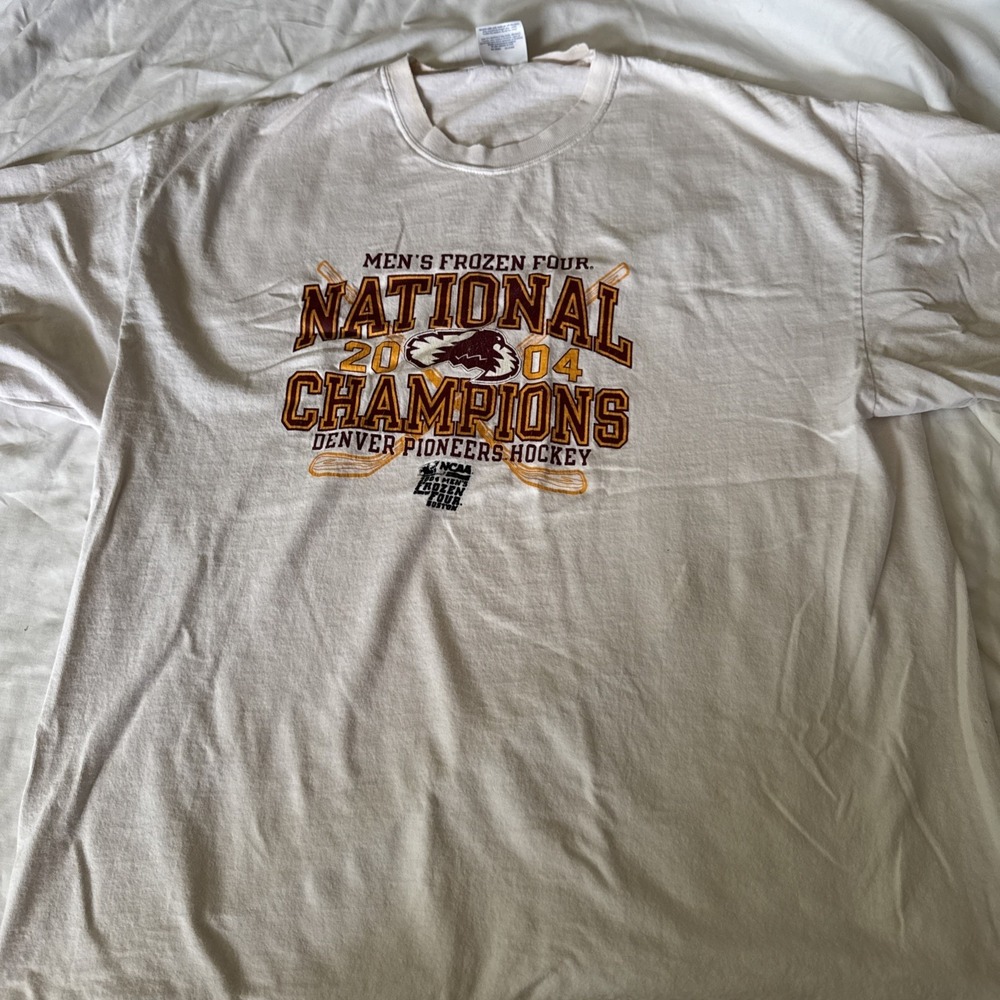Vintage Denver Pioneer National Champion‎ 2004 Men's XL Champion Tshirt